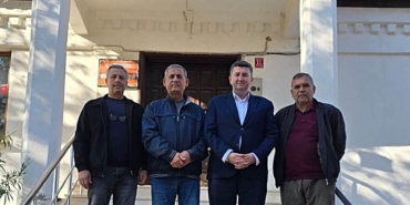 Zeybek, Edremit’te muhtarların sorunlarını dinledi