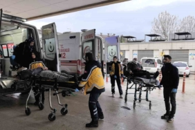 2 otomobil çarpıştı, 2 kişi yaralandı