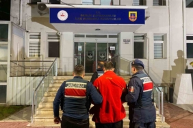 22 yıl kesinleşmiş hapis cezasıyla aranan zanlı jandarmadan kaçamadı