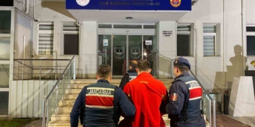 22 yıl kesinleşmiş hapis cezasıyla aranan zanlı jandarmadan kaçamadı