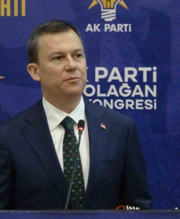 AK Partili Şahin’den, CHP lideri Özel’e: "Adaletin tecellisi için görev yapan adalet mensuplarımıza hangi cüretle hakaret eder, onları hangi cüretle tehdit edersin"
