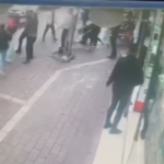 Alacak-verecek kavgasında yumruklar havada uçuştu