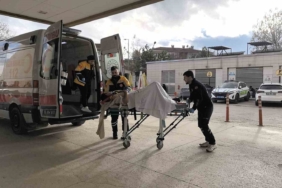 Anahtar unutulunca iple sarkıtılan genç 3’üncü kattan düştü