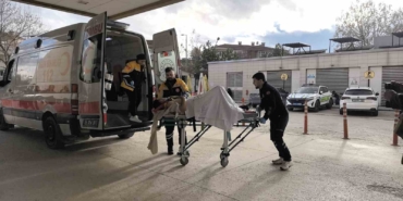 Anahtar unutulunca iple sarkıtılan genç 3’üncü kattan düştü