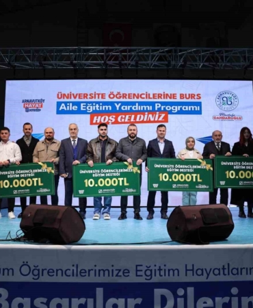 Arnavutköy’de 3 bin üniversite öğrencisine 10 bin TL eğitim desteği