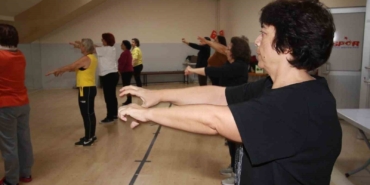 Asırlık çınarlar, spor ile hayatın içinde kalıyor