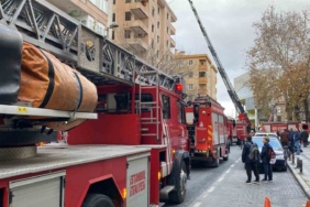 Ataşehir’de 8 katlı metruk binanın çatısı alev alev yandı