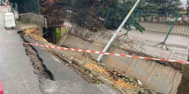 Ataşehir’de benzin istasyonunun duvarı çöktü