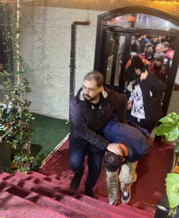 Avcılar’da apart görünümlü “zehir” binasına baskın
