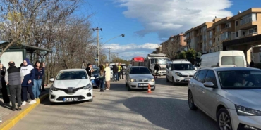 Babaanne ile torununa otomobil çarptı