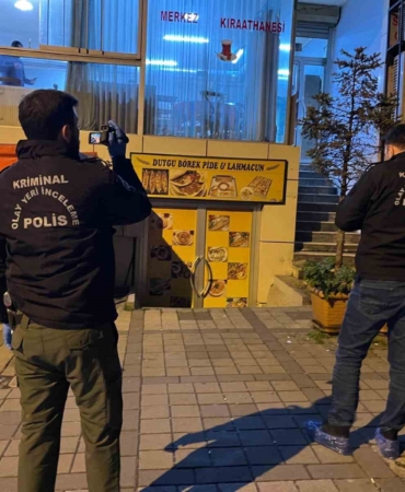 Bağcılar’da kıraathanede oturan adama silahlı saldırı: 1 ölü