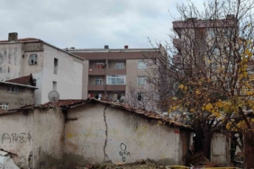 Bağcılar’da korkutan yangın, gecekondu kullanılamaz hale geldi