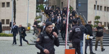 Bakan Memişoğlu adliyedeki saldırıda yaralanan askerleri ziyaret etti