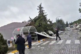 Balıkesir Valisi İsmail Ustaoğlu, Karesi’de patlayıcı üretilen fabrikada meydana gelen patlama sonucu 12 kişinin hayatını kaybettiğini, 3 kişinin yaralandığını ifade etti.