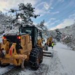 Balıkesir’de Büyükşehir’den kar mesaisi