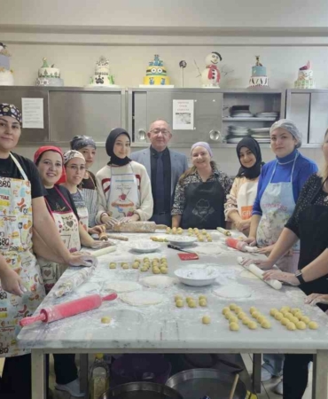 Bandırma’da geleceğin pasta ustaları yetişiyor