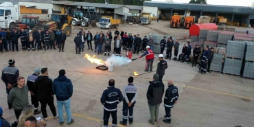 Başiskele Belediyesi personeline uygulamalı yangın eğitimi