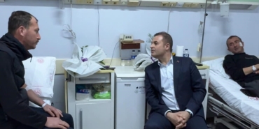 Başkan Ahmet Akın: “Yaralarımızı birlikte saracağız”