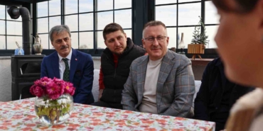 Başkan Alemdar esnafın ‘çay’ davetini geri çevirmedi