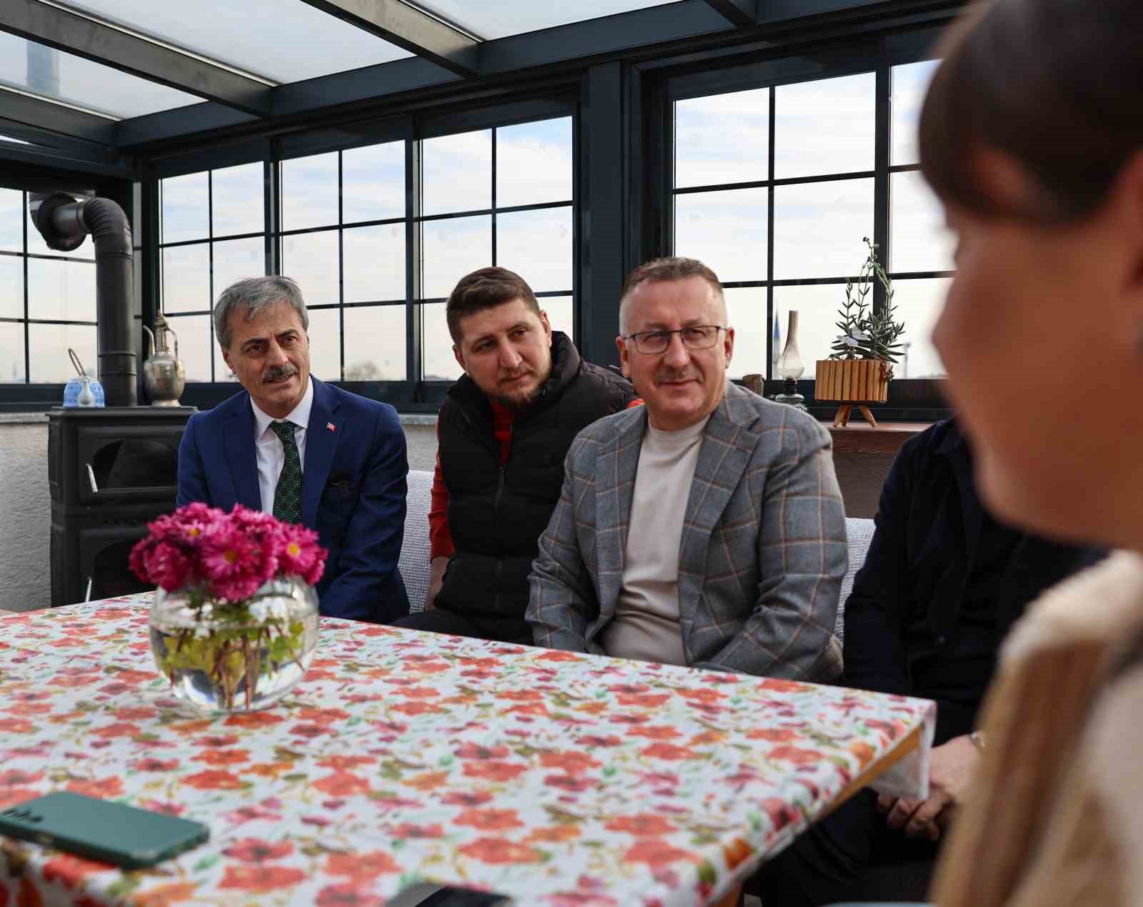 Başkan Alemdar esnafın ‘çay’ davetini geri çevirmedi