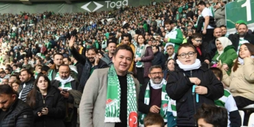 Başkan Aydın, Osmangazili çocuklara Bursaspor sevgisi aşılıyor