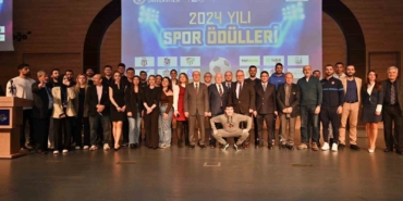 Başkan Bozbey’e ’Spora katkı sağlayan başkan’ ödülü