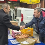 Başkan Dilsiz, pazardaki esnafla buluştu