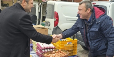 Başkan Dilsiz, pazardaki esnafla buluştu