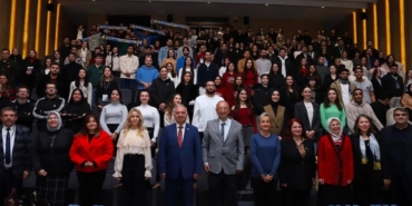 Başkan Yeloğlu, "Plastik Kapaktan Tekerlekli Sandalyeye Yolculuk" seminerine katıldı