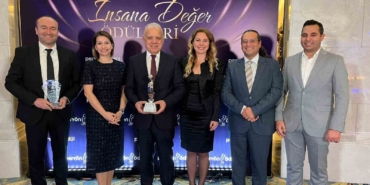 Batı Anadolu Şirketler Topluluğu’na PERYÖN’den ödül