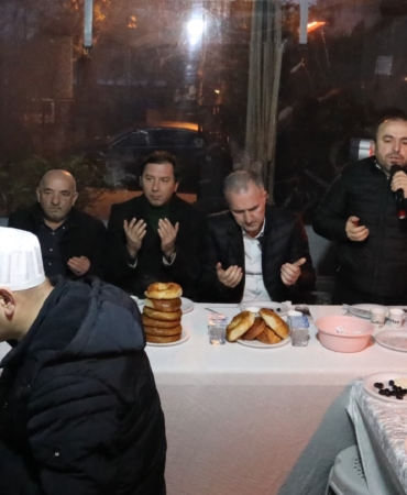 Bereket Sofrası Mevlana Camiinde kuruldu
