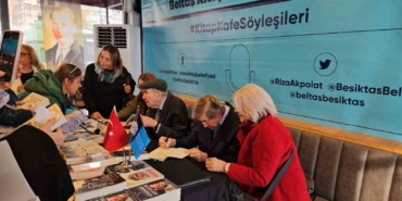 Beşiktaş Belediyesi Beltaş Kitap Kafe’de Altan ve Onur Öymen’i ağırladı