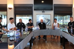 Beşiktaş’ta Başkan Hüseyin Yücel, futbolcularla buluştu