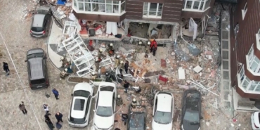 Beylikdüzü’nde 14 katlı binada patlama meydana geldi