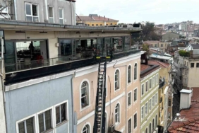 Beyoğlu’nda Masonlar Büyük Locası Derneği’nde yangın