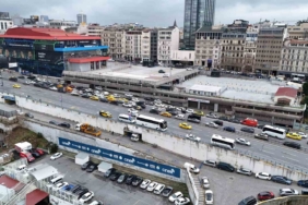 Beyoğlu’ndaki çatlayan kolanları nedeniyle boşaltılan İSPARK havadan görüntülendi