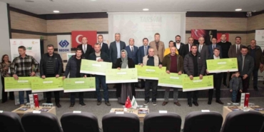 Biga’daki afetten etkilenen üreticilere temsilci çekler dağıtıldı