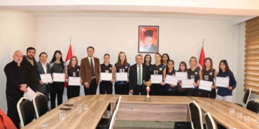 Bilecikli öğrencilere başarı belgesi