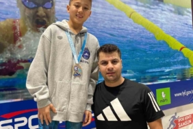 Bilecikli yüzücü Bilgin son yarışından altın madalya ile döndü