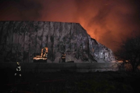 Bursa’da gıda deposundaki yangın kontrol altına alındı
