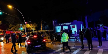 Bursa’da iki otomobil kafa kafaya çarpıştı: 2 yaralı