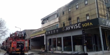 Bursa’da mobilya imalathanesinde yangın