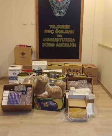Bursa’da sürücüsünün kaçtığı otomobilden 84 kilo kaçak tütün çıktı