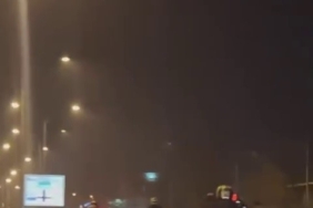 Bursa’da tek tekerlek üzerinde ilerleyen motosiklet kamerada