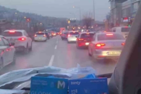 Bursa’da yoğun trafiğe rağmen fermuar sistemi uygulandı