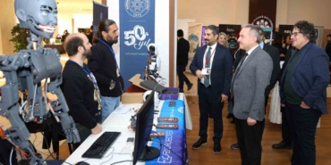 BUÜ’deki Teknoloji Fuarı’nda sektör temsilcileri öğrencilerle bir araya geldi