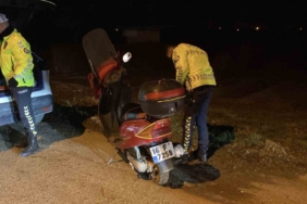 Çalıntı plaka ve motosikletle giderken polise yakalandı
