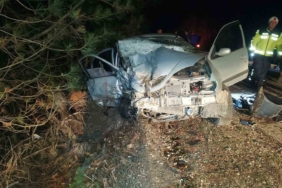 Çanakkale’de iki araç kafa kafaya çarpıştı: 1 ölü, 3 yaralı