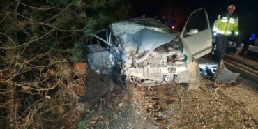 Çanakkale’de iki araç kafa kafaya çarpıştı: 1 ölü, 3 yaralı