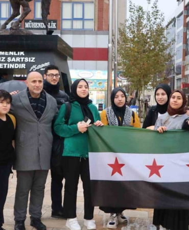 Çerkezköy’de Suriyeliler Esad rejiminin devrilmesini kutladı